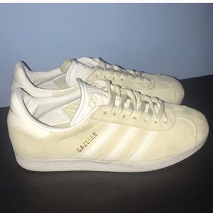 Adidas Gazelle off white size 6 women’s